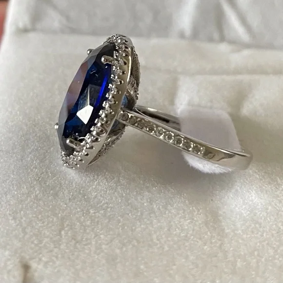 Beautiful Royal blue cocktail statement ring 💍 - Picture 5 of 11